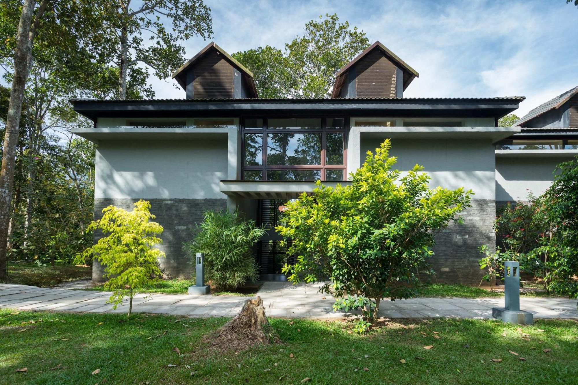 The Mountain Courtyard Thekkady Hotel Exterior photo